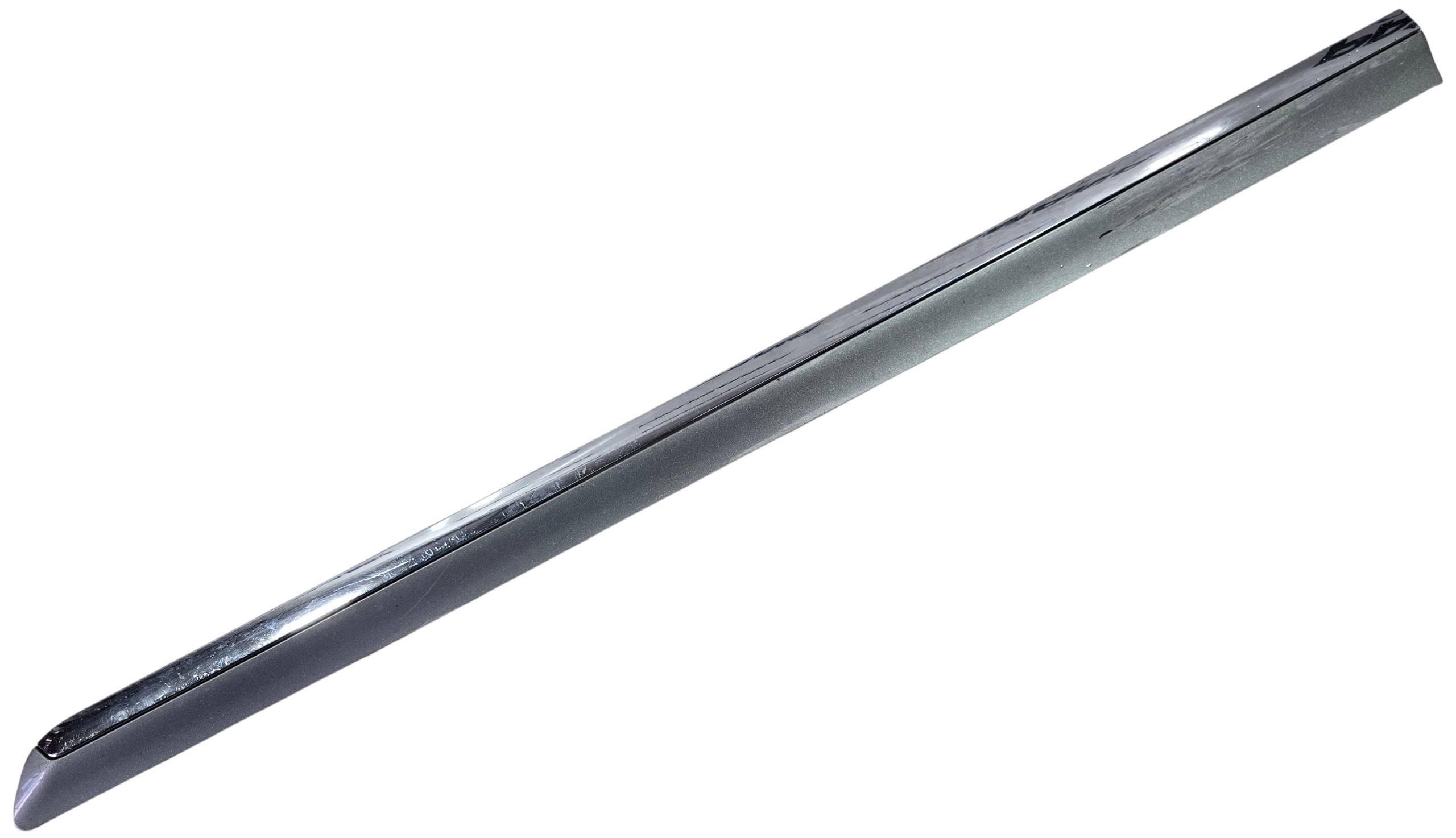 Nissan Sentra 2008 - 2012 Molduras para Puertas Delantera Izquierdo Usado Original
