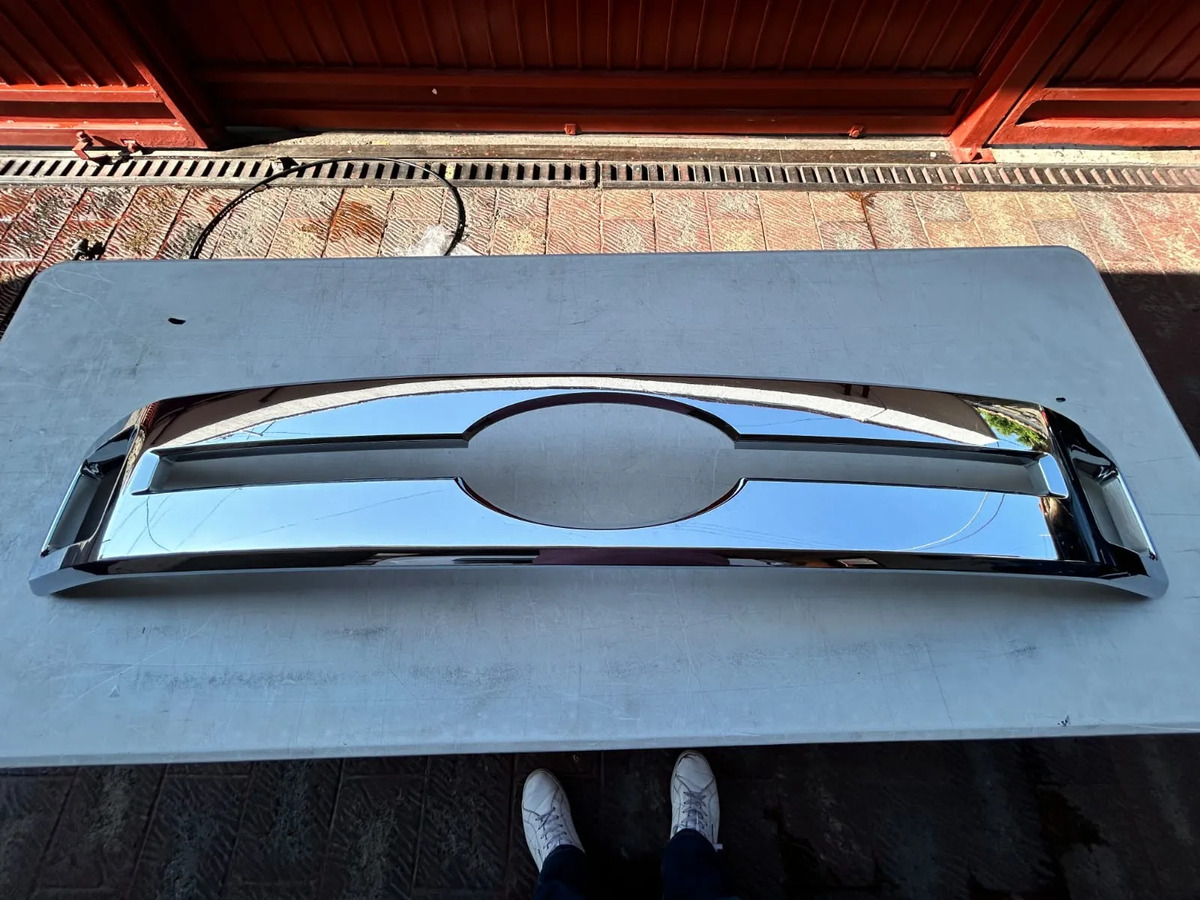 Cromo De Parrilla Ford F-150 2018 2019 2020 Jl34-8200 Cromo Brillante