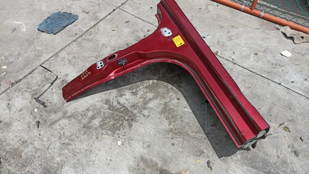 Poste Y Estribo Lh Ford Figo 2016-2018 Original De Uso Terracota