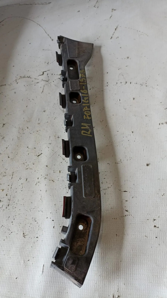 Guía De Facia Trasera Rh Ford Figo 2016-2018 Original De Uso