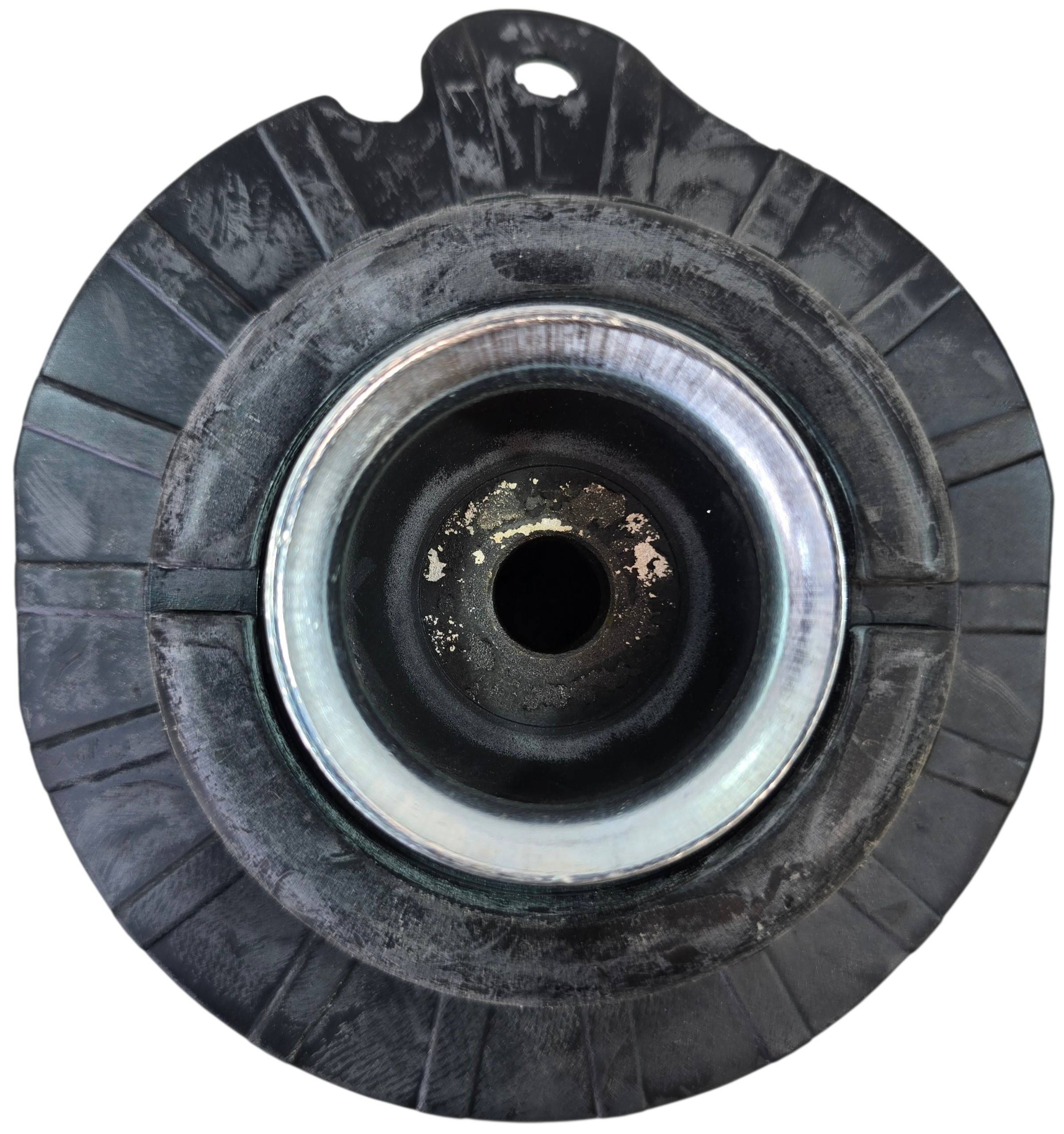 Jeep Cherokee 2015 - 2020 Base de Amortiguador Delantera Izquierdo Usado Generico