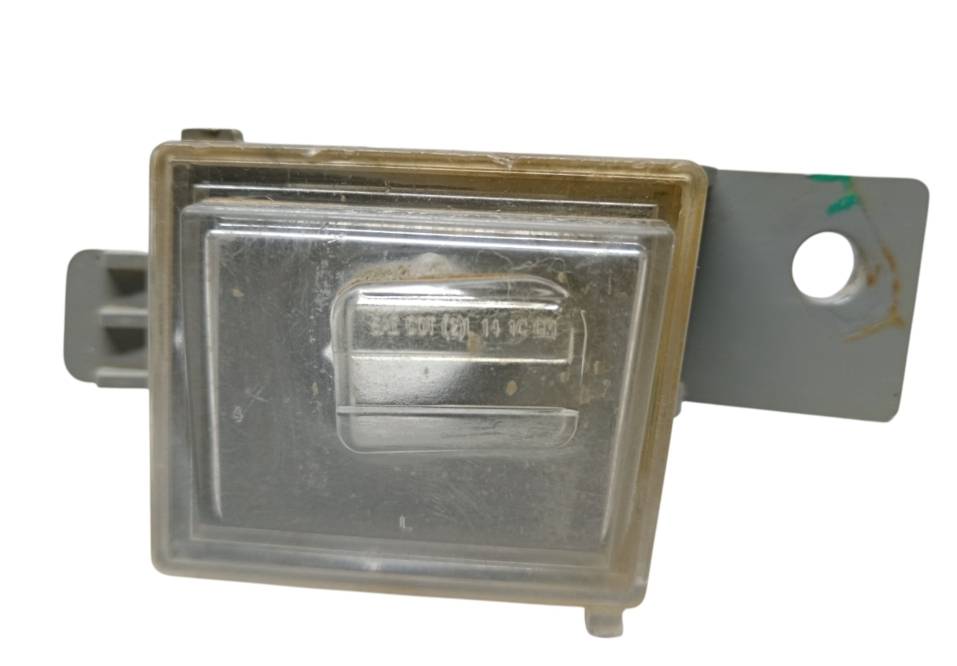Chevrolet Colorado 2015 - 2022 Luces de Placas Trasera Izquierdo Usado Original