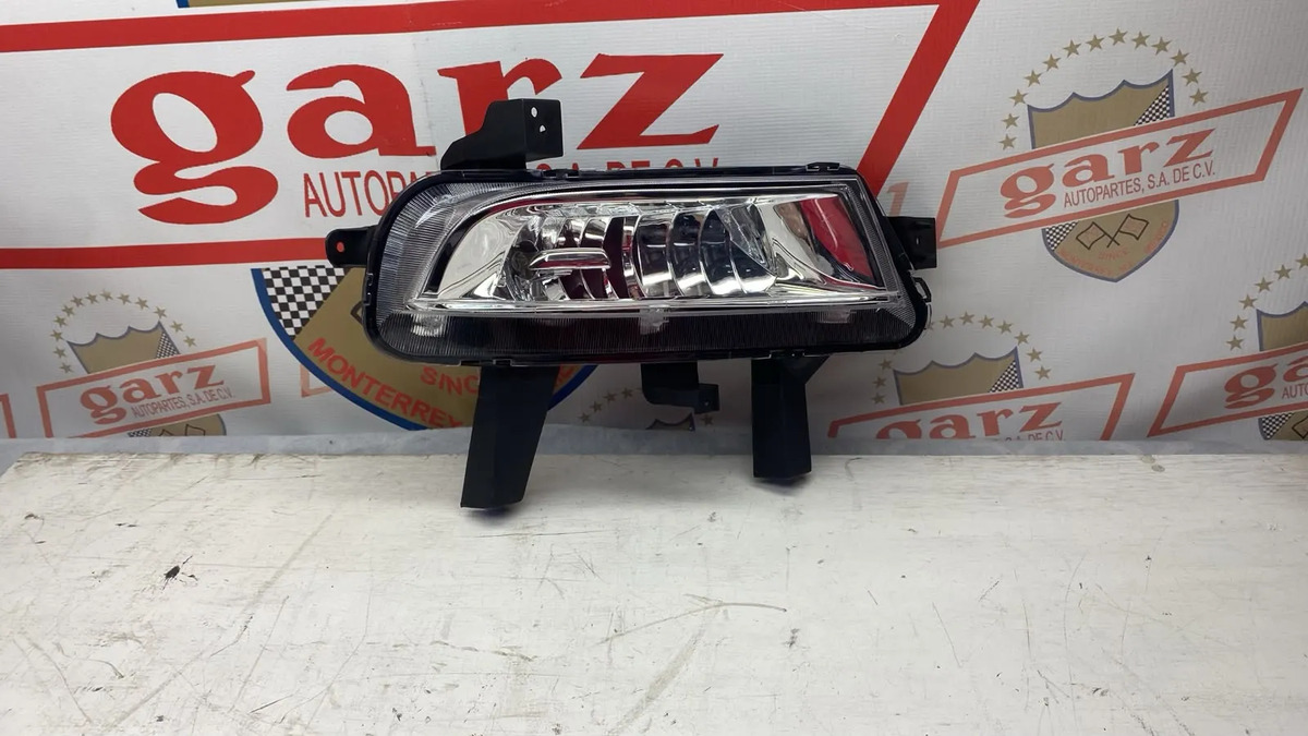 Buick Lacrosse 2014 - 2016 Faros Auxiliares Delantera Derecho Usado Generico