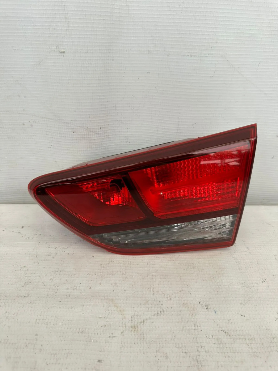 Calavera Int Der Kia Rio Sedan 2018 19 20 2021 C/detalle Derecho/pasajero Rojo/cromo