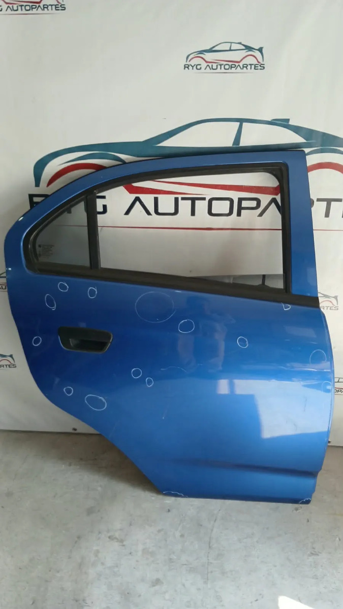Puerta Trasera Derecha Chevrolet Beat Sedan 18-21 C/herrajes Trasera Derecho Azul