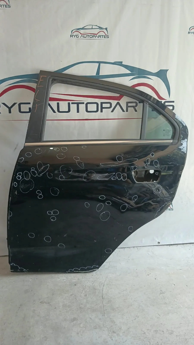 Puerta Trasera Izquierda Chevrolet Beat Sedan 18-21 Cascarón Trasera Izquierdo Negro