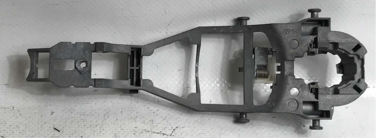 Volkswagen Bora 2005 Al 2010 Base De Manija Trasera Derecha