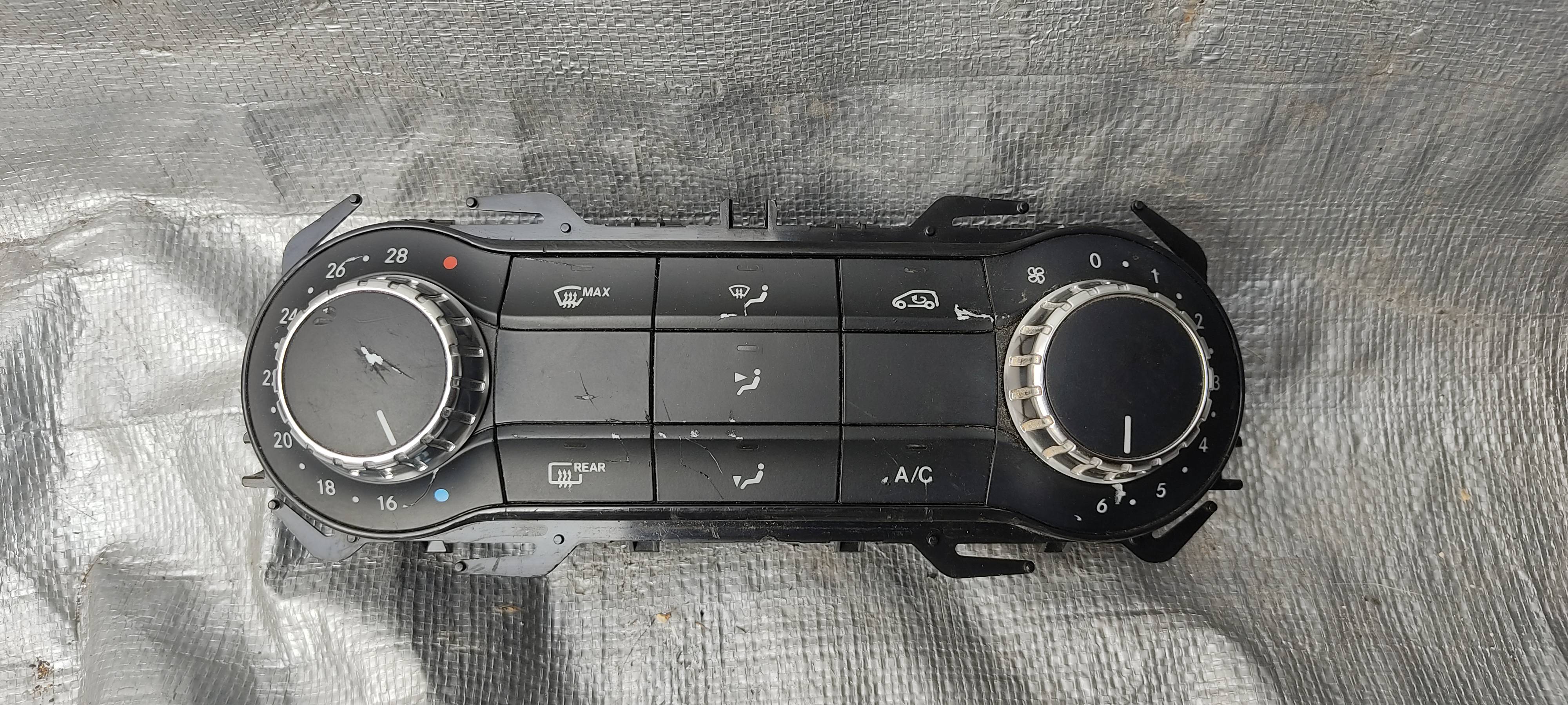 Mercedes-benz Clase a 2014 - 2018 Control de Clima Delantera Usado Original