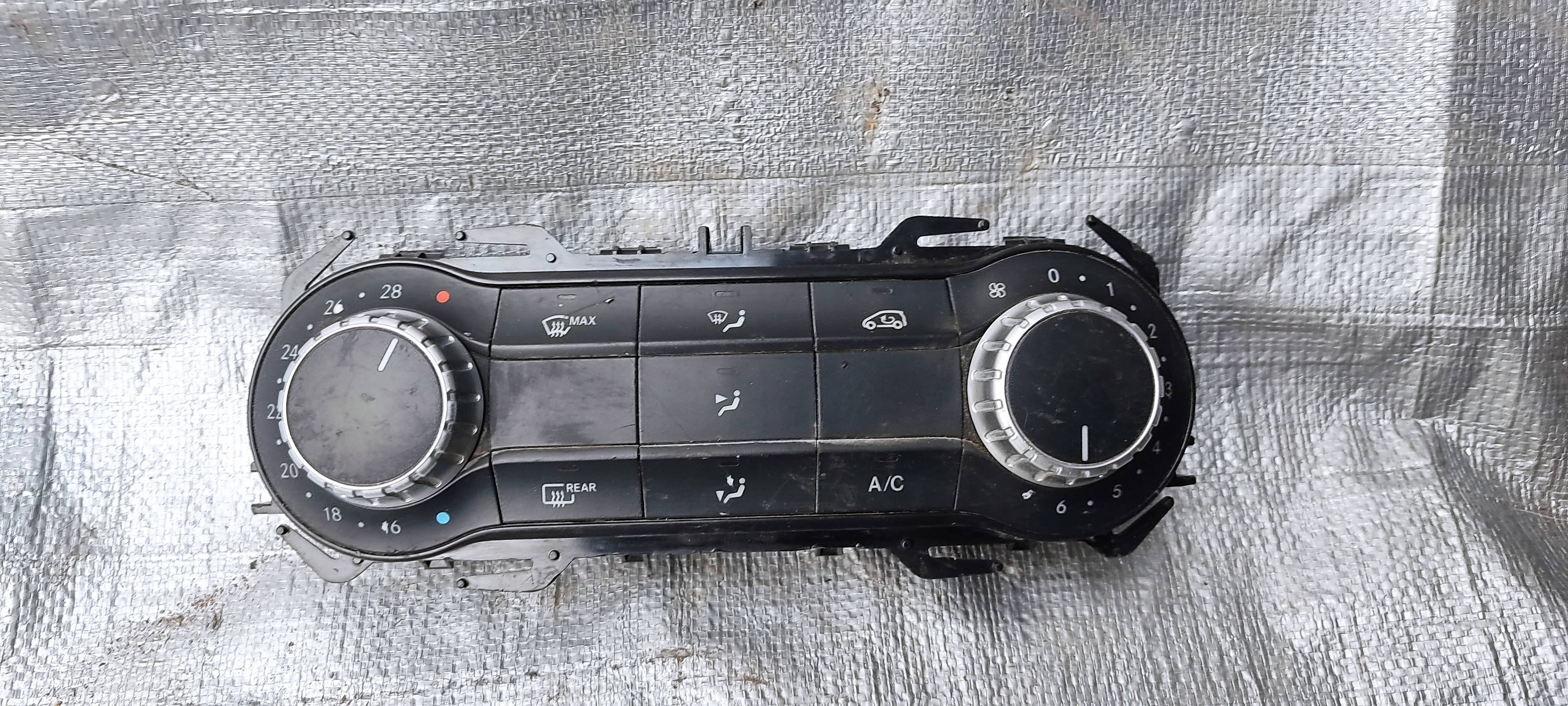 Mercedes-benz Clase a 2014 - 2018 Control de Clima Delantera Usado Original