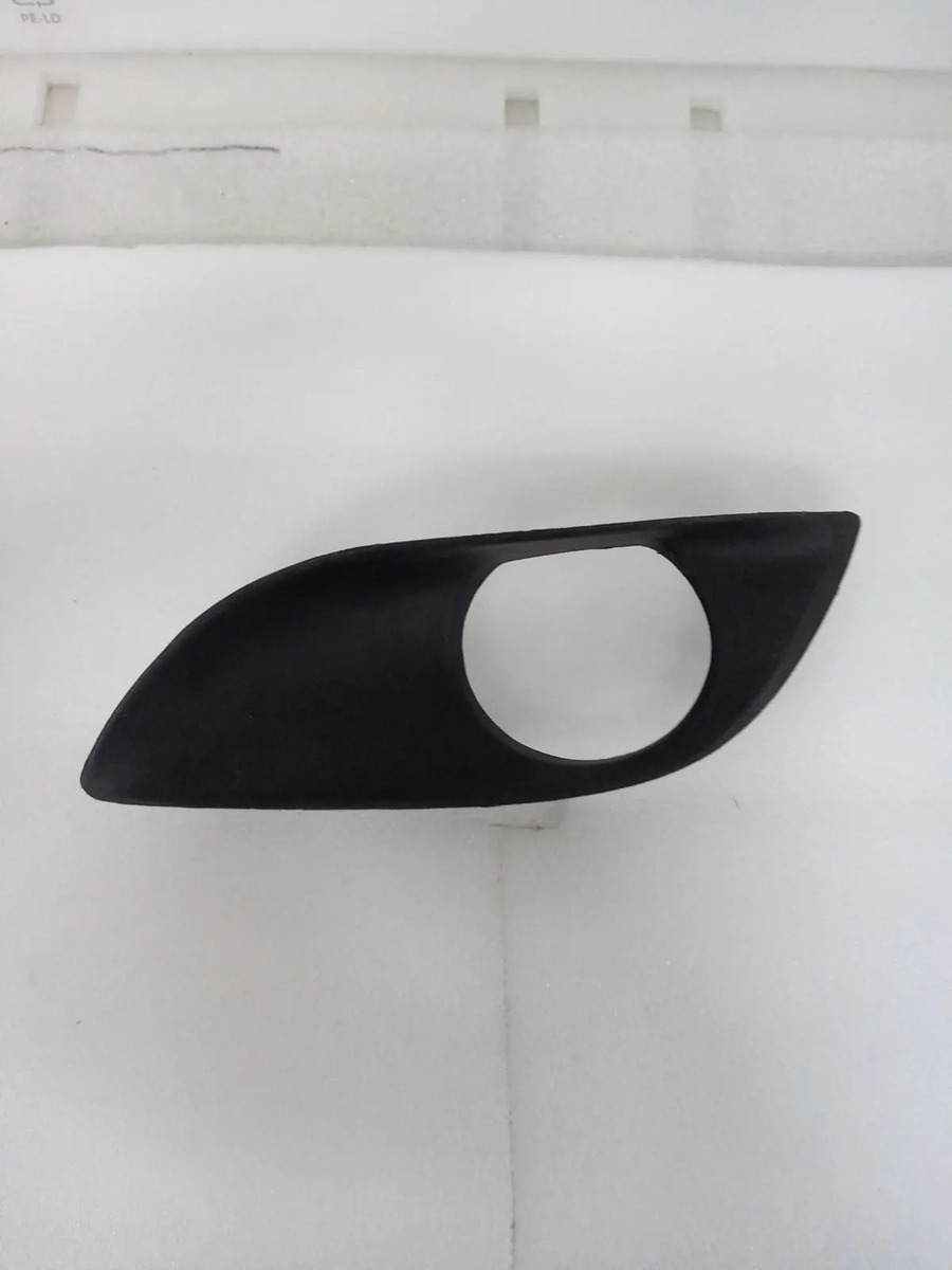 Bisel Faro De Niebla Izquierdo Toyota Yaris 2007/2008. Negro Izquierdo