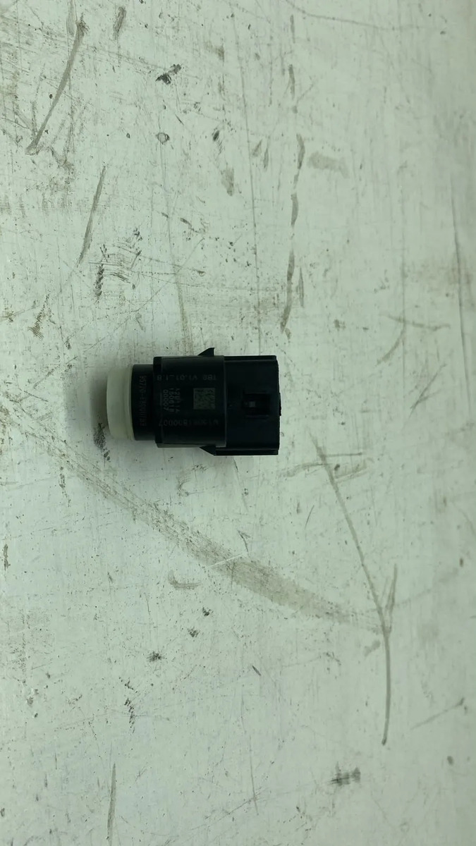 Kia Rio 2018 - 2023 Sensor de punto ciego Usado Original