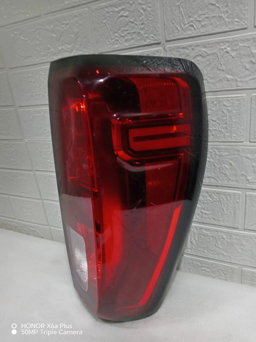 Calavera Derecha Sierra 2019 2020 2021 2022 2023 Cd Derecho/pasajero Rojo