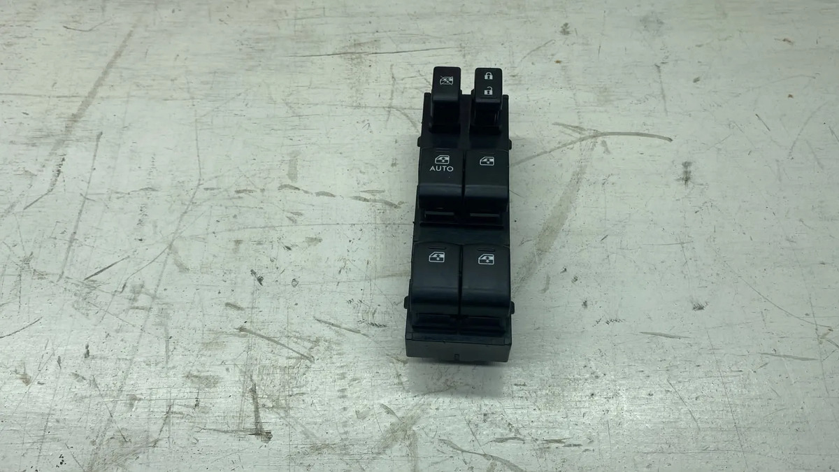 Subaru Forester 2014 - 2018 Control de puerta Delantera Izquierdo Usado Original