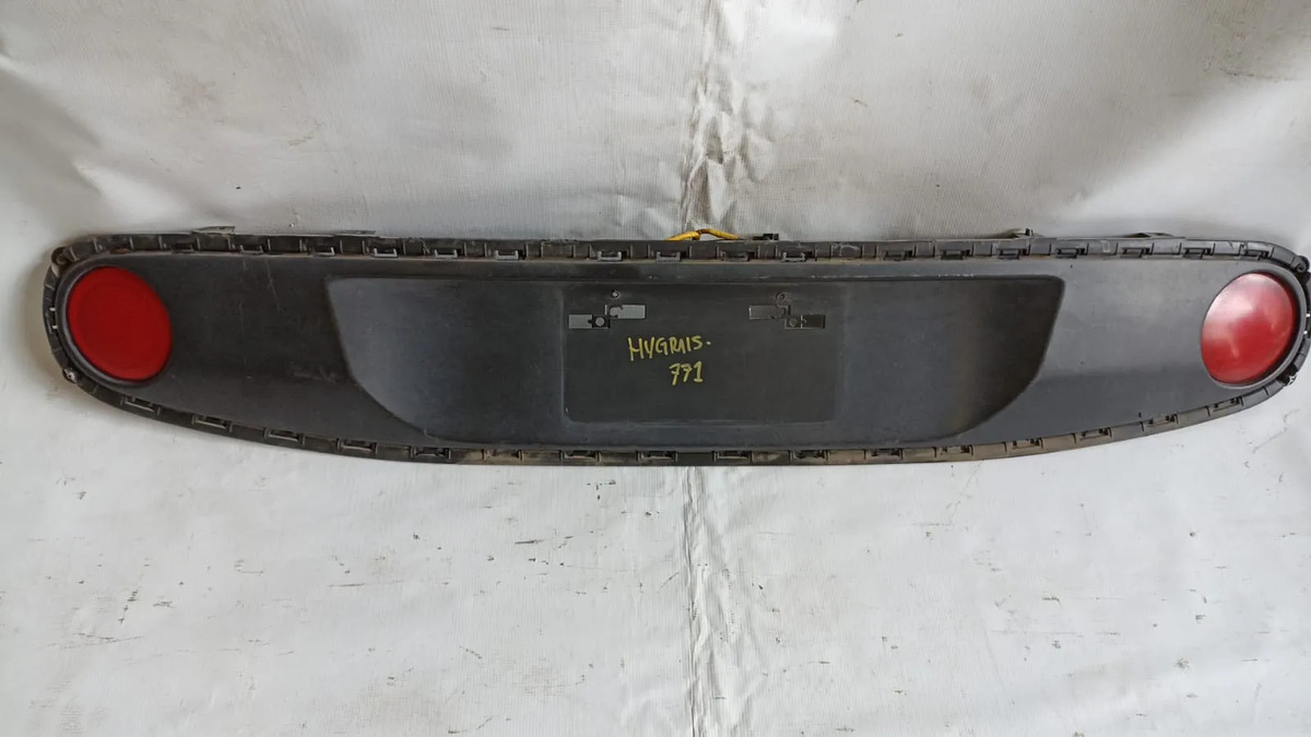 Porta Placa Trasero Hyundai Grand I10 2015-2020 1.2l Std Negro