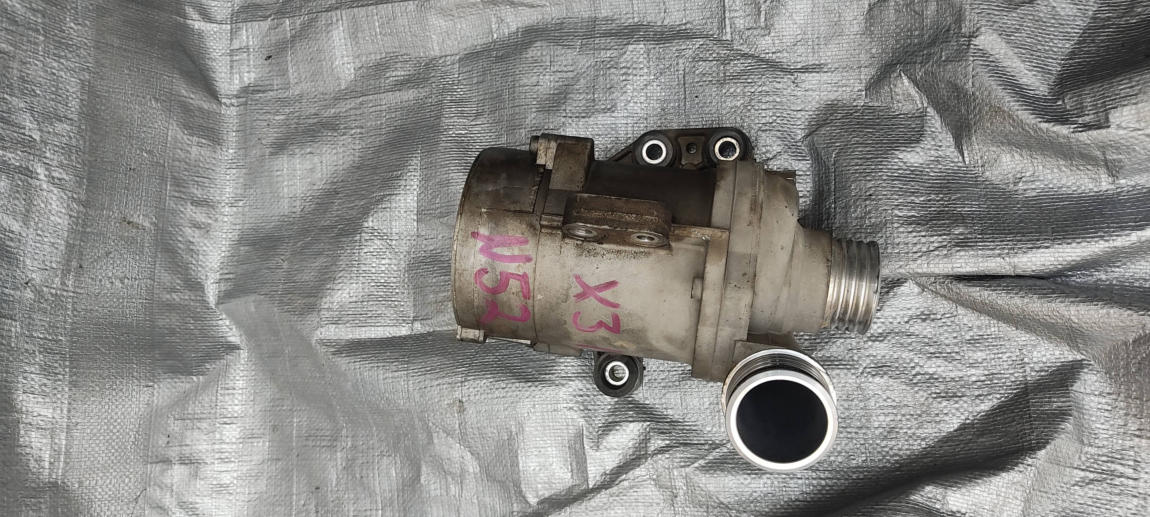 Bmw X3 2010 - 2013 Bombas de Agua Delantera Usado Original