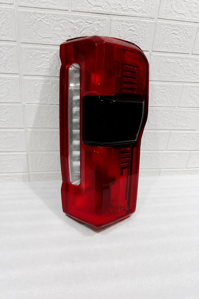 Calavera Derecha Super Duty 2023 2024 Derecho/pasajero Rojo