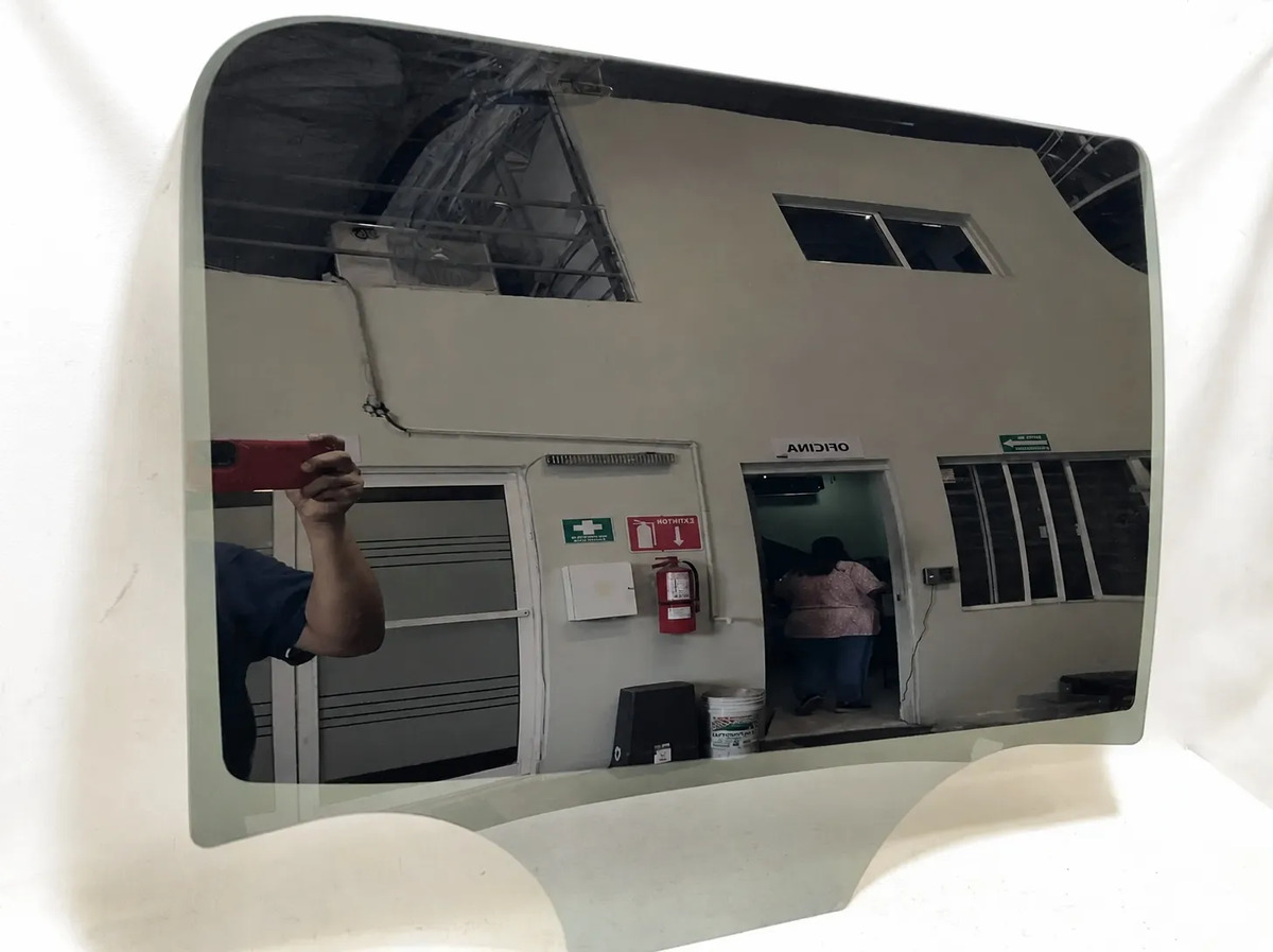 Vidrio Puerta Tresera Rh Chevrolet Silverado 2015 16 17 2018