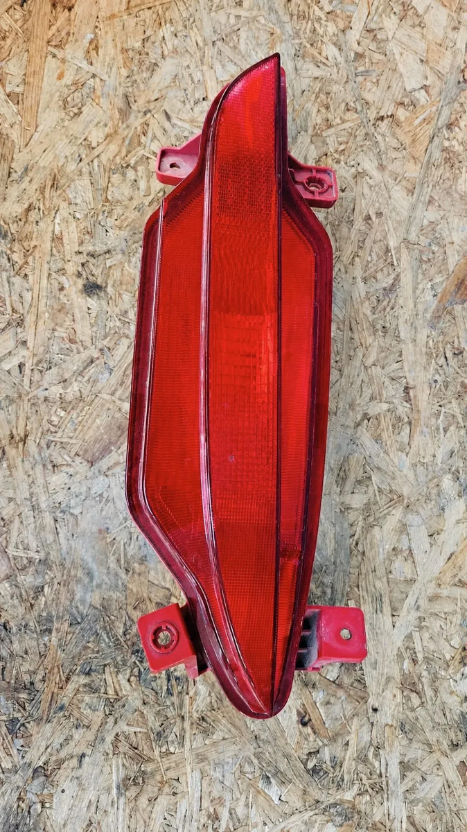 Chirey Tiggo 7 Pro 2023-2026 Faro Niebla Izquierdo Trasero Rojo