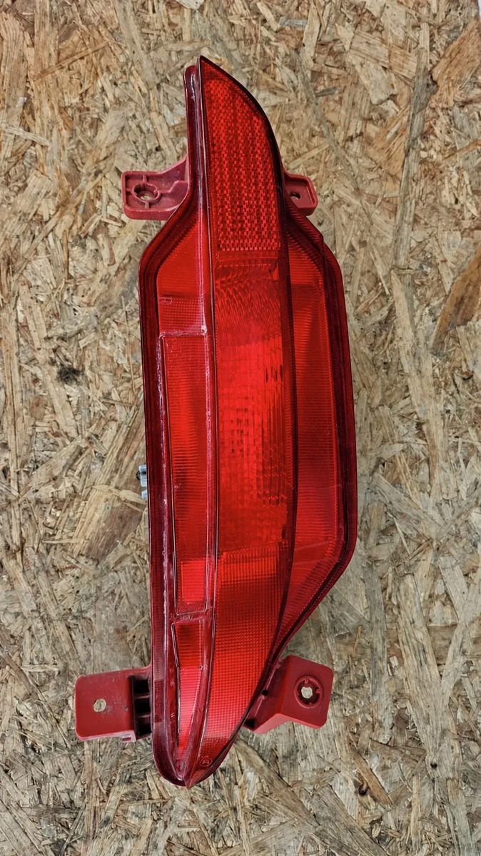 Chirey Tiggo 7 Pro 2023-2026 Faro Niebla Derecho Trasero Rojo