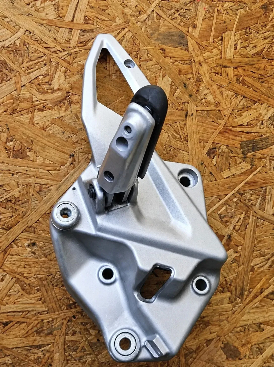 Bmw F800 Gt 2017-2019 Reposapies Conductor Derecho