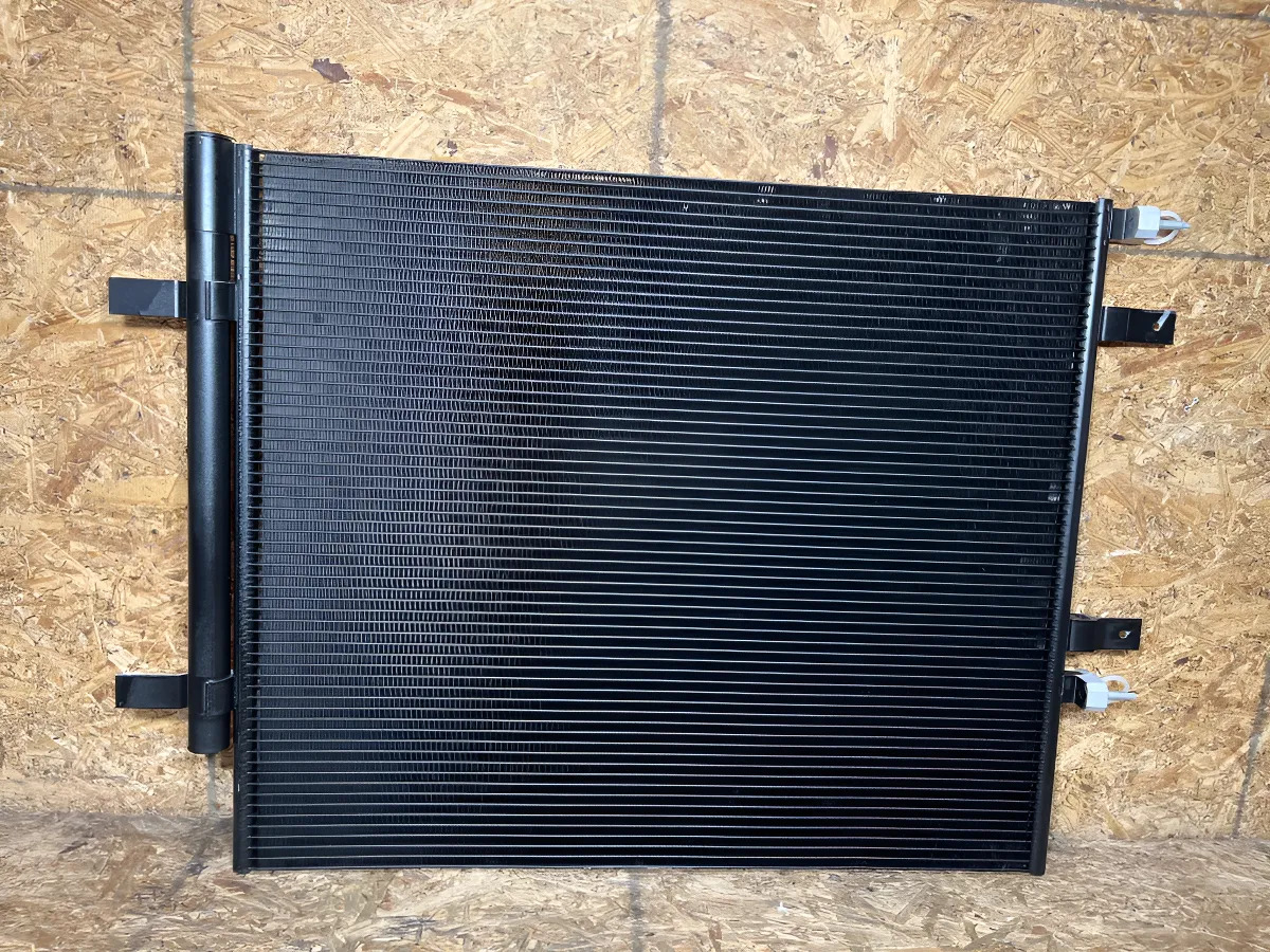 Ford F-250 2023 - 2025 Condensador Usado Original