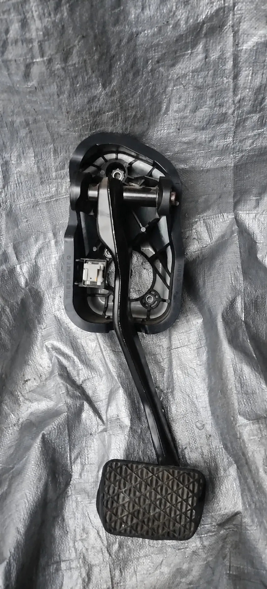 Mercedes-benz Clase glc 2016 - 2019 Pedal Delantera Usado Original
