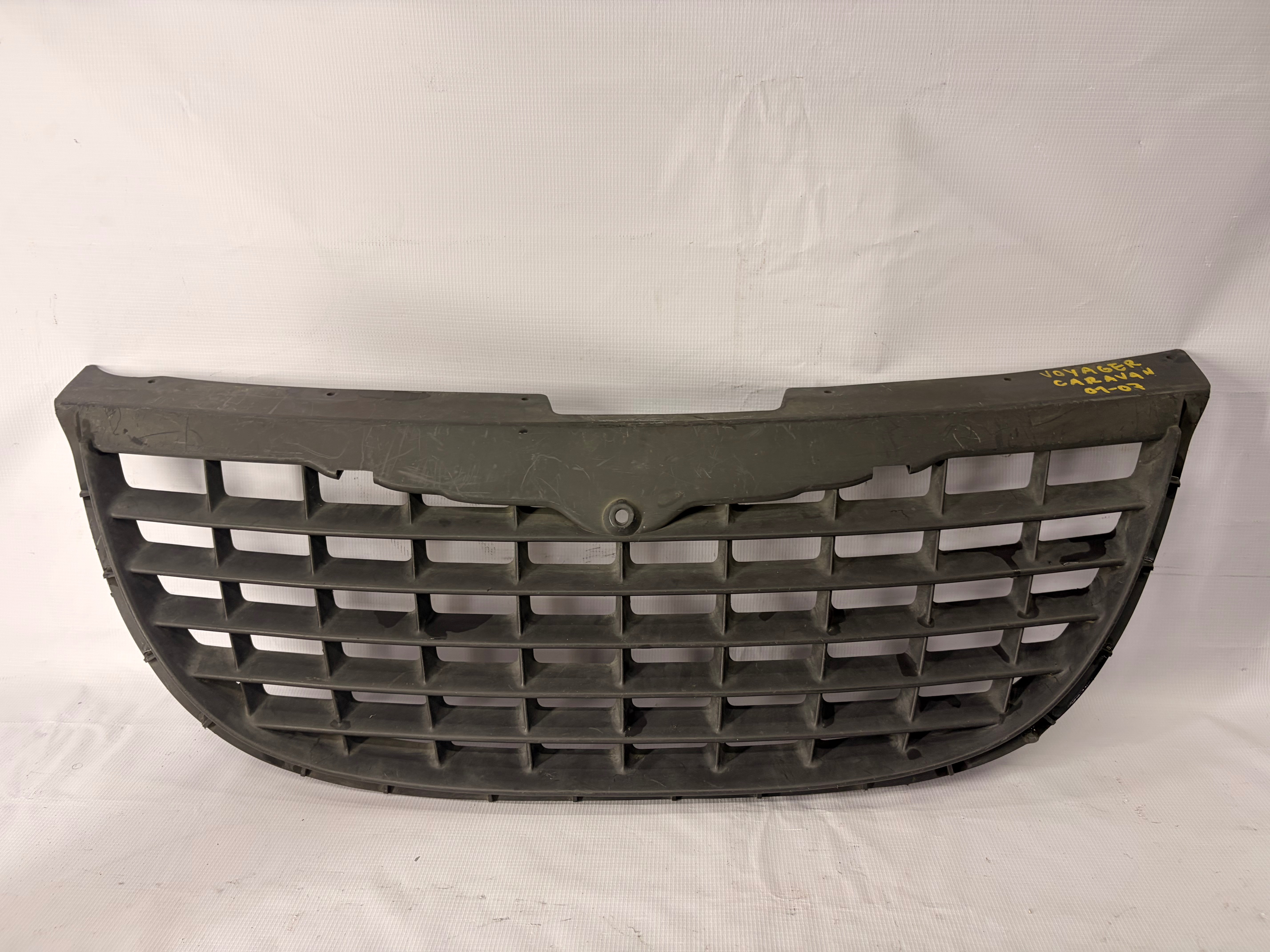Chrysler Voyager 2001 - 2007 Parrilla Delantera Usado Original - vista 1