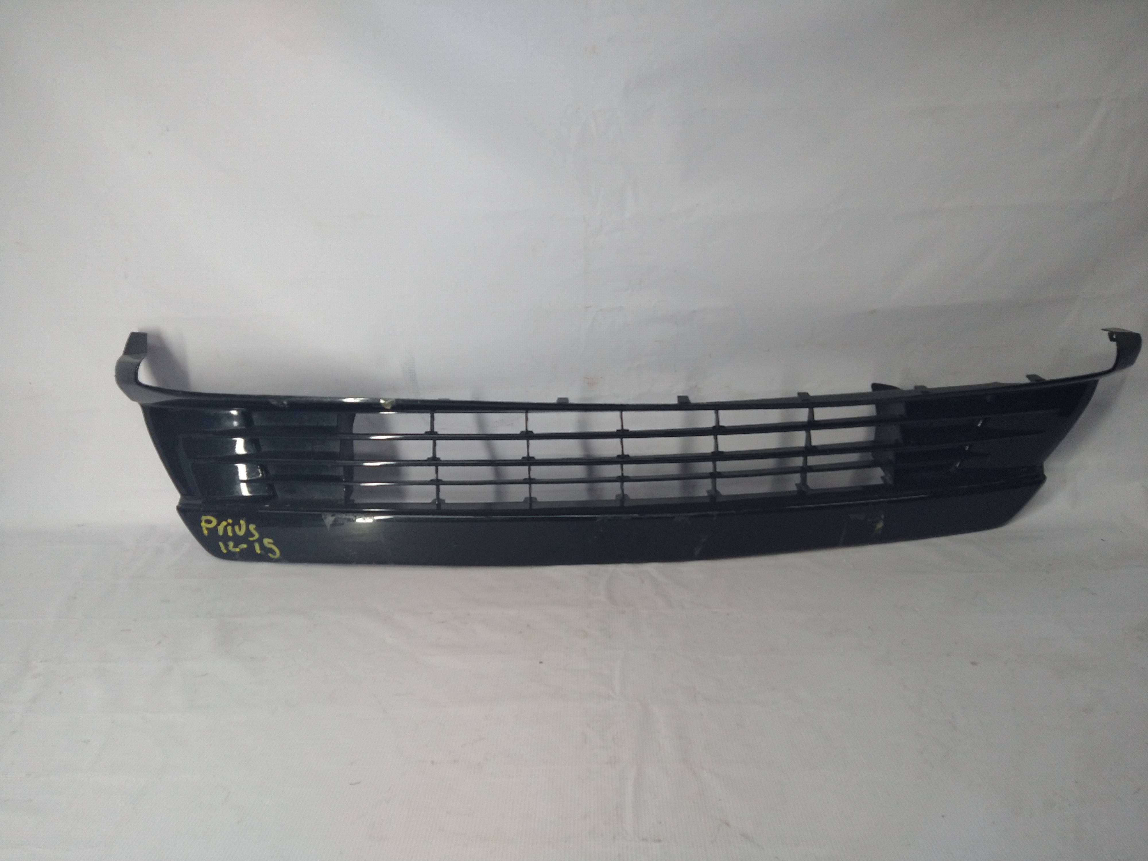 Toyota Prius 2012 - 2015 Rejilla Delantera Usado Original