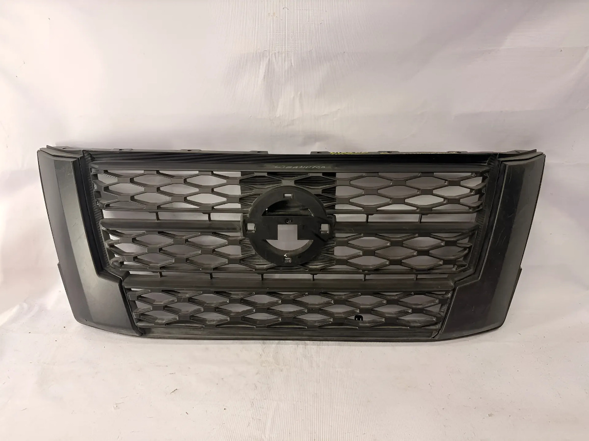 Nissan Np300 2021 - 2025 Parrilla Delantera Usado Original - vista 1