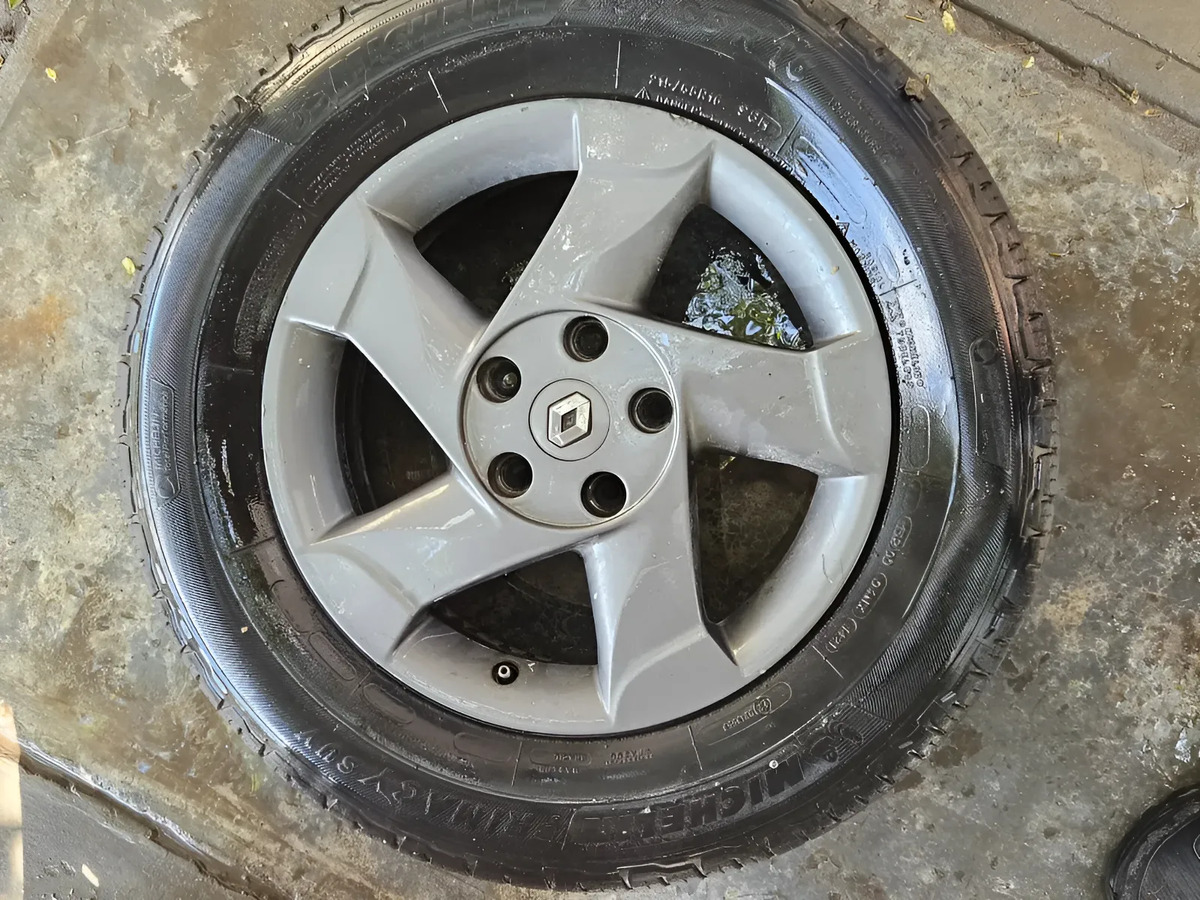 Renault Duster 2013-2016 Rin 16 Original Gris