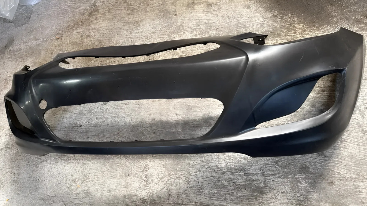 Fascia Delantera Dodge Attitude 2012-2014 Nvo Taiwan Negro