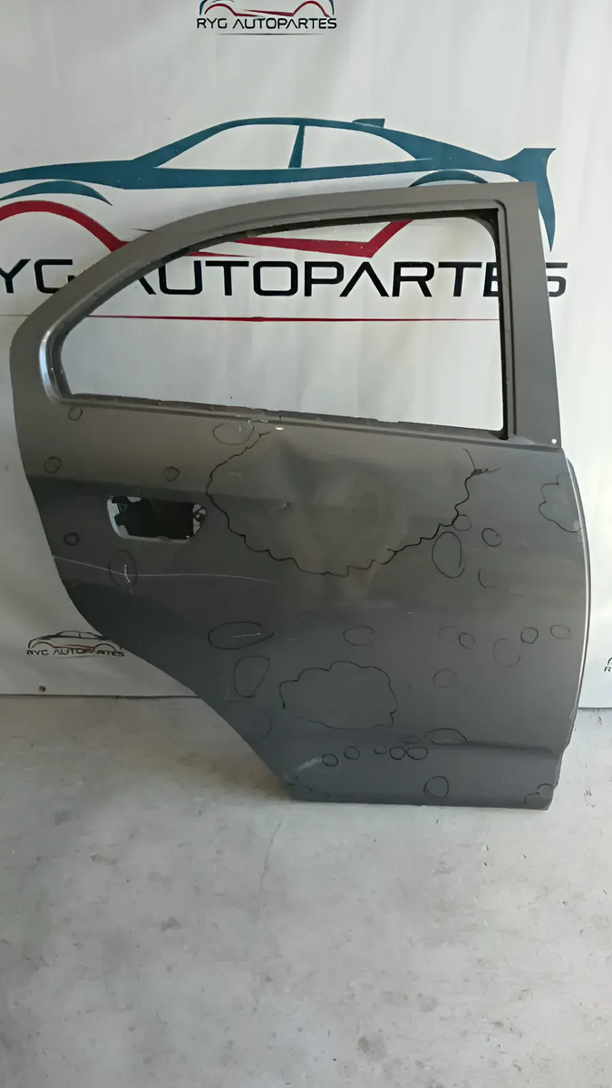 Puerta Trasera Derecha Chevrolet Beat Sedan 18-21 Cascaron Trasera Derecho Gris