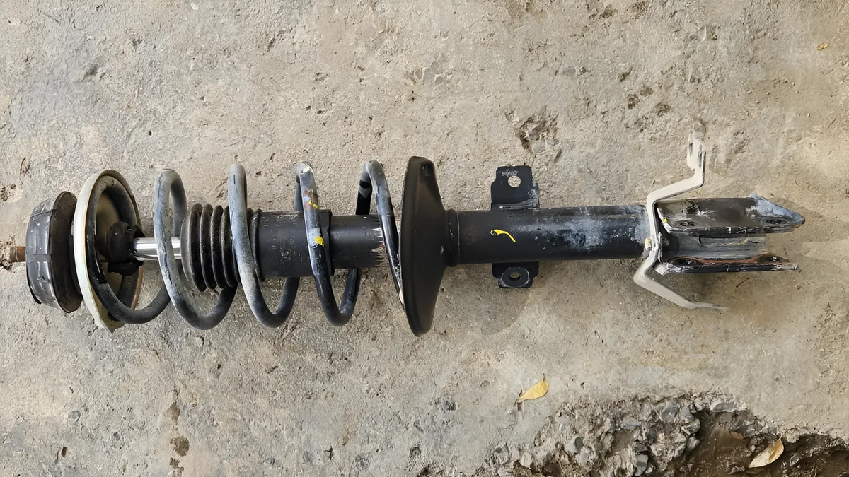Renault Duster 2012-2016 Amortiguador Delantero Izquierdo