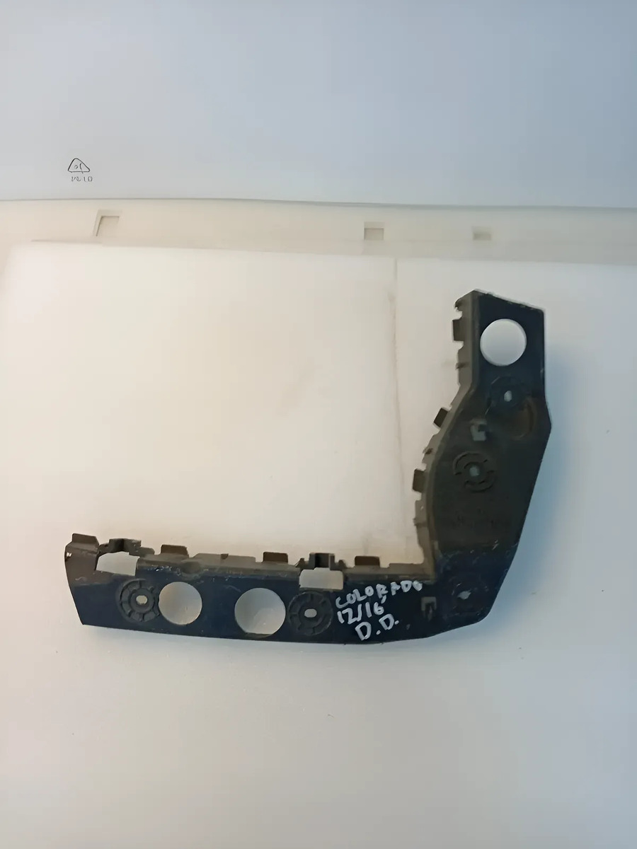 Guia De Facia Delantera Derecha Chevrolet Colorado 12/16.