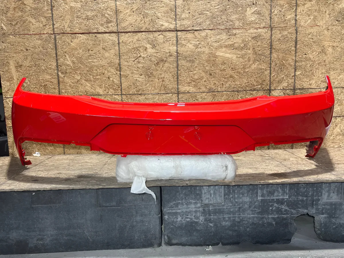 Ford Mustang 2024 - 2026 Facias Traseras Usado Original