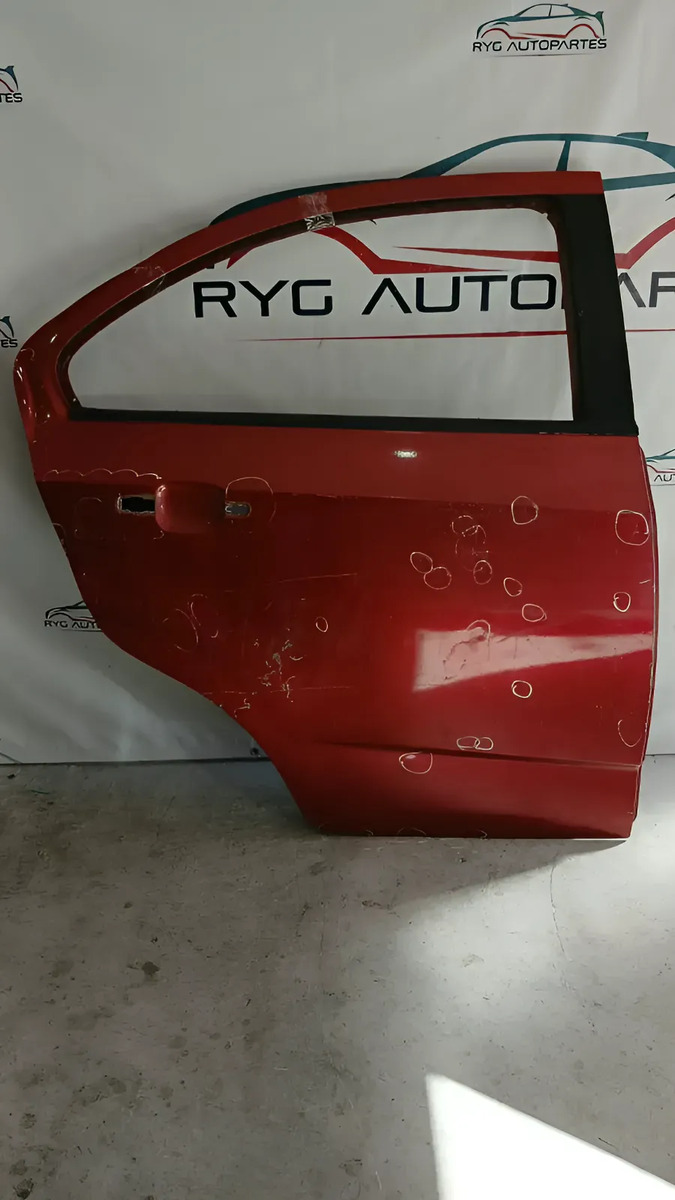 Puerta Trasera Derecha Chevrolet Sonic 2011 Al 2020 Trasera Derecha Rojo