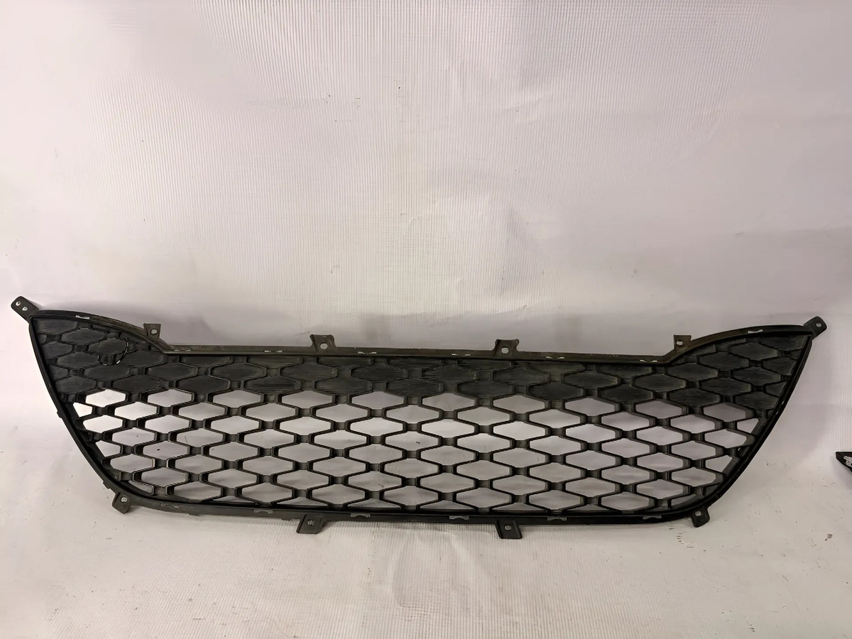 Hyundai I10 2011 - 2014 Parrilla Delantera Usado Original