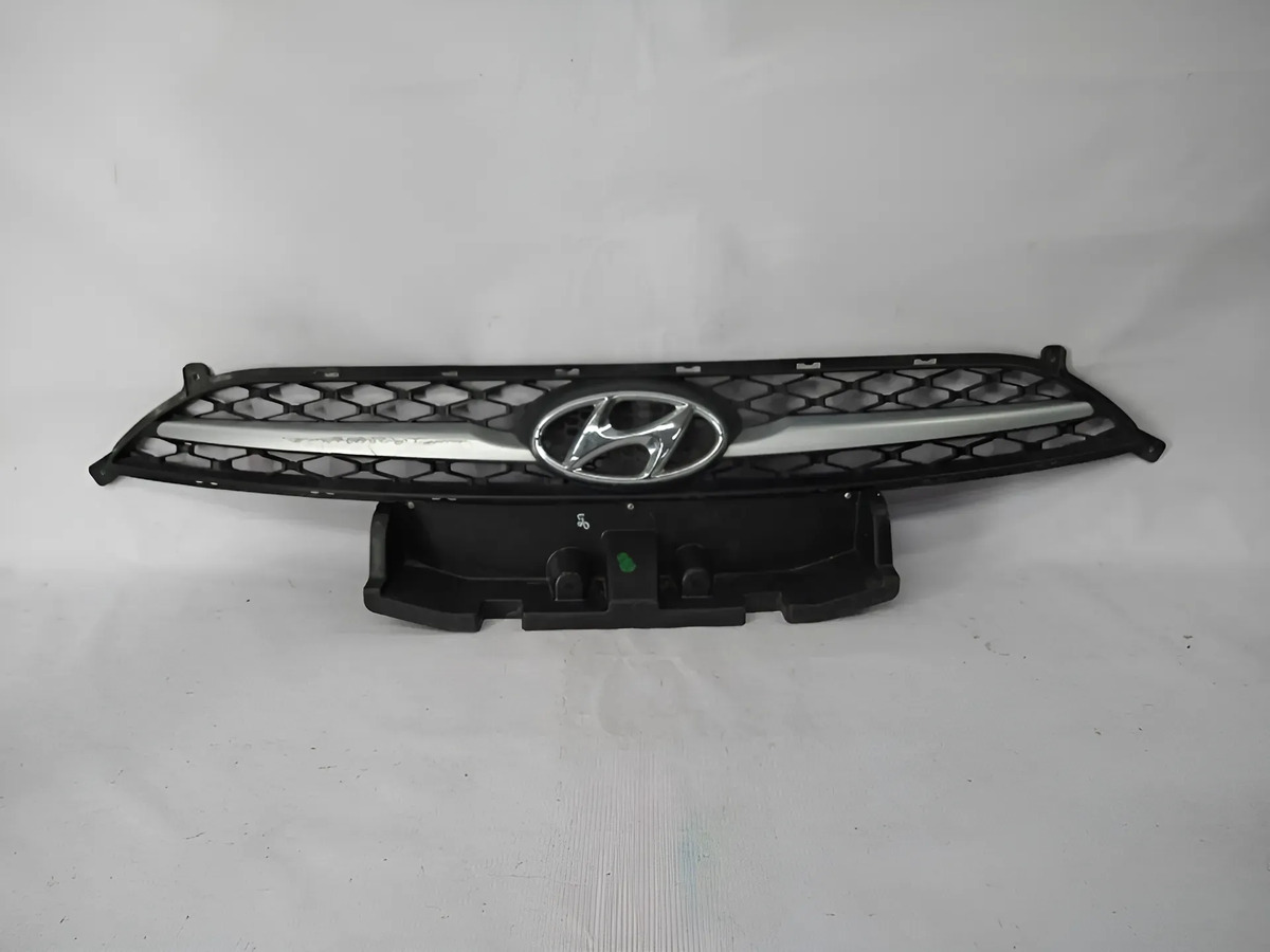 Hyundai I10 2012 - 2014 Parrilla Delantera Usado Original
