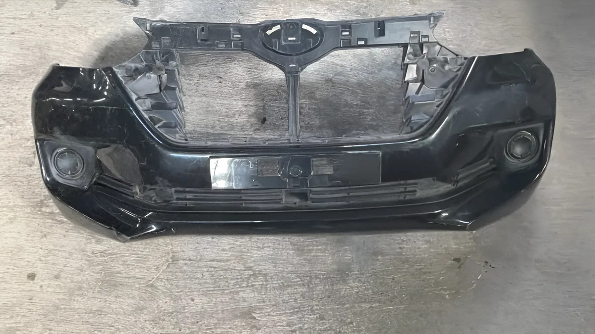 Fascia Delantera Toyota Avanza 2016-2018 Usado Original Negro