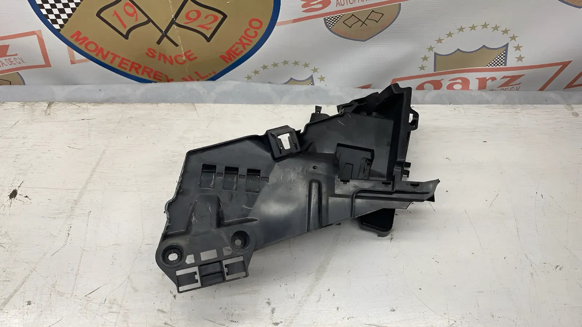 Volvo Xc60 2018 - 2022 Soporte Transmision Trasera Izquierdo Usado Original