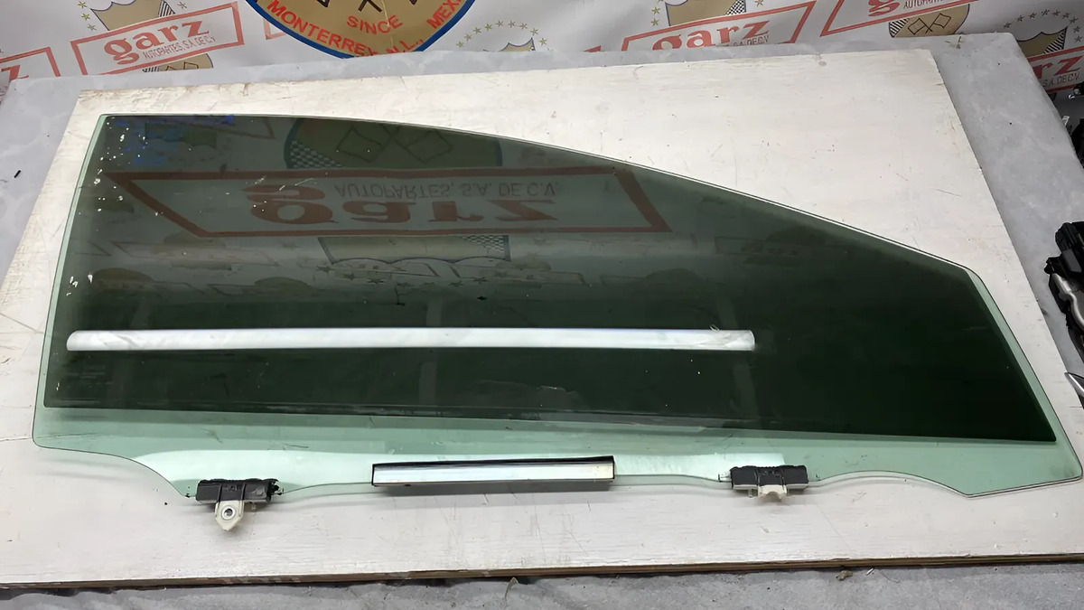 Cristal Puerta Delantera Rh Toyota Corolla 2014 Al 2019
