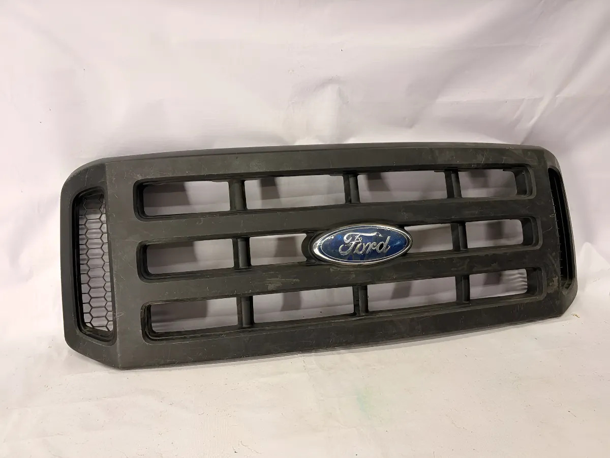 Ford F-350 super duty 2005 - 2007 Parrilla Delantera Usado Original