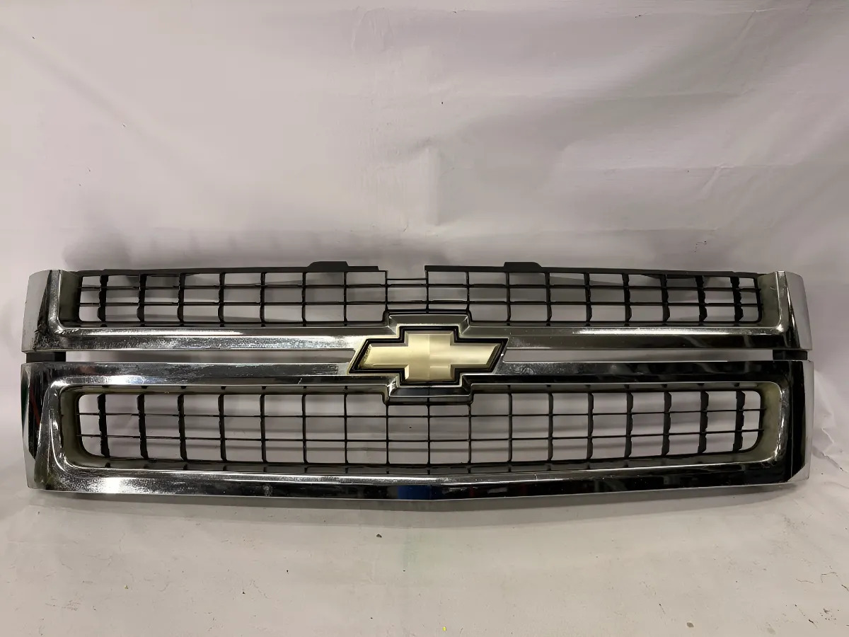 Chevrolet Silverado 2007 - 2010 Parrilla Delantera Usado Original