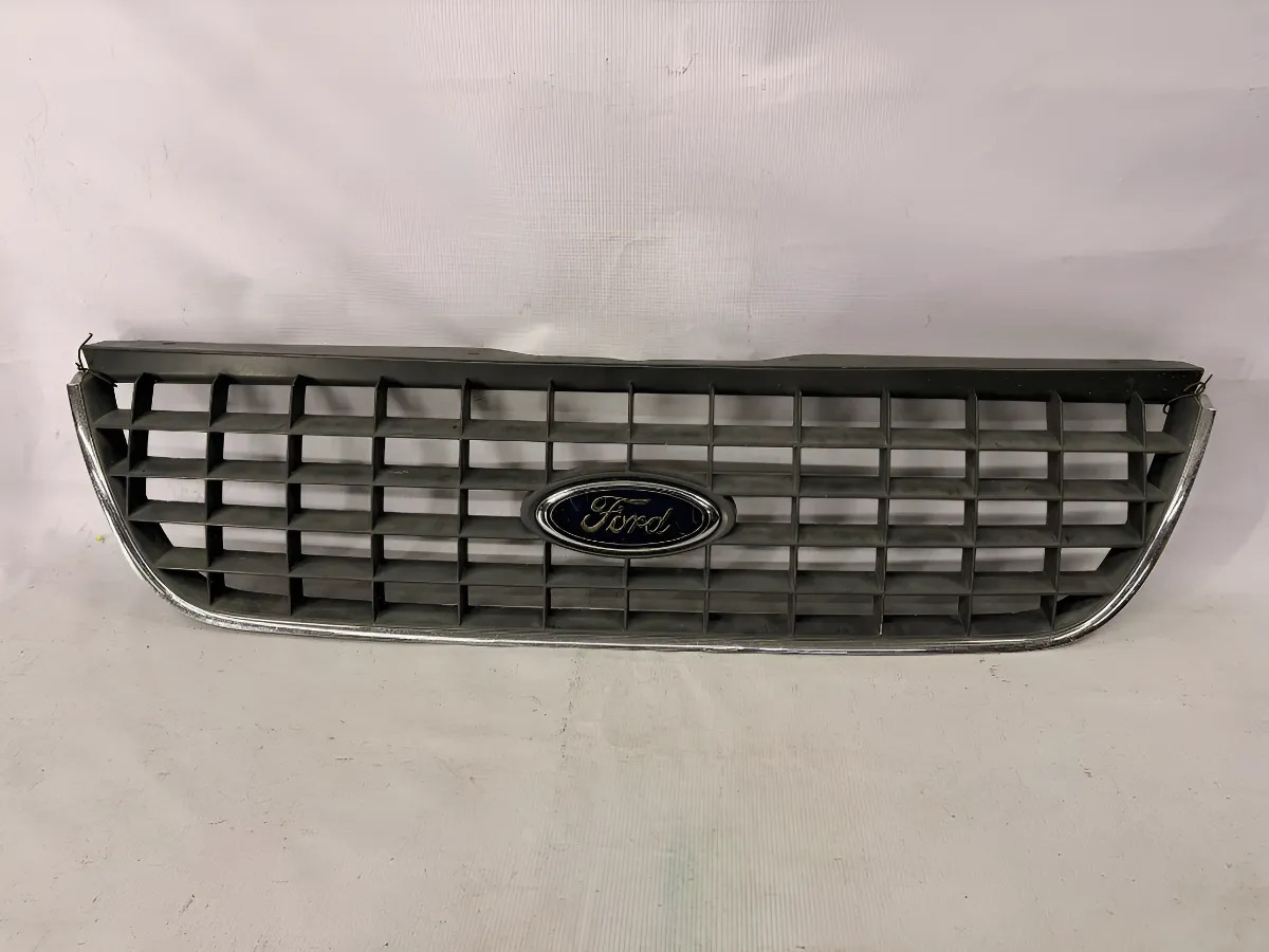 Ford Explorer 2002 - 2005 Parrilla Delantera Usado Original
