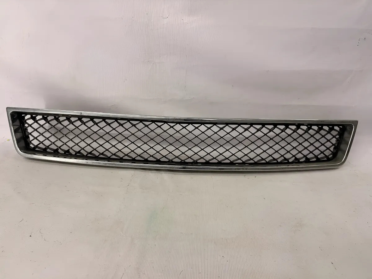 Chevrolet Suburban 2007 - 2014 Parrilla Delantera Usado Original
