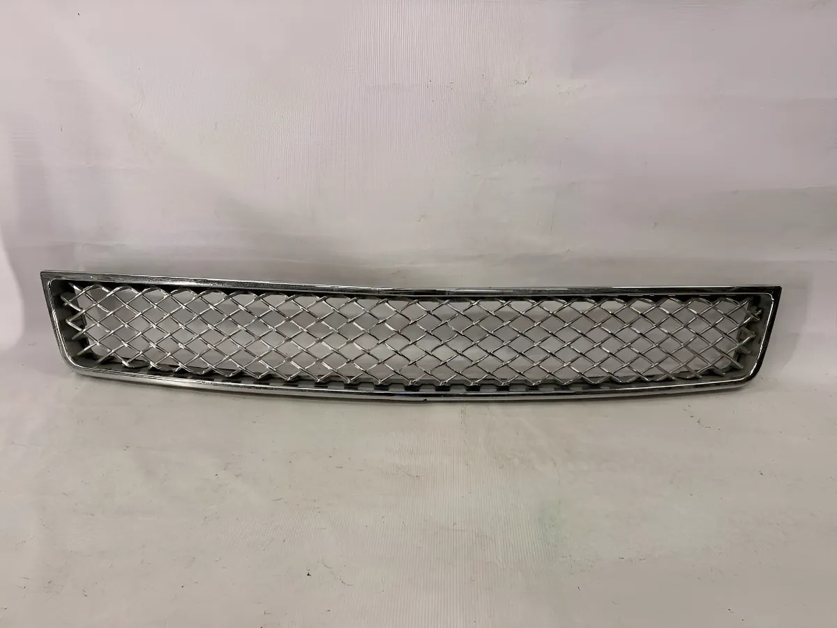 Chevrolet Suburban 2007 - 2013 Parrilla Delantera Usado Original