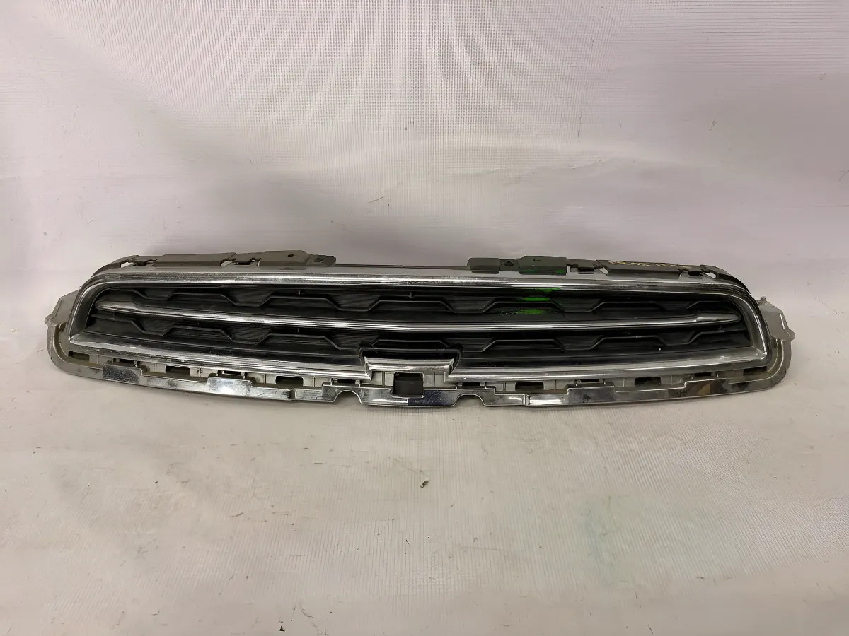 Chevrolet Trax 2013 - 2016 Parrilla Delantera Usado Original