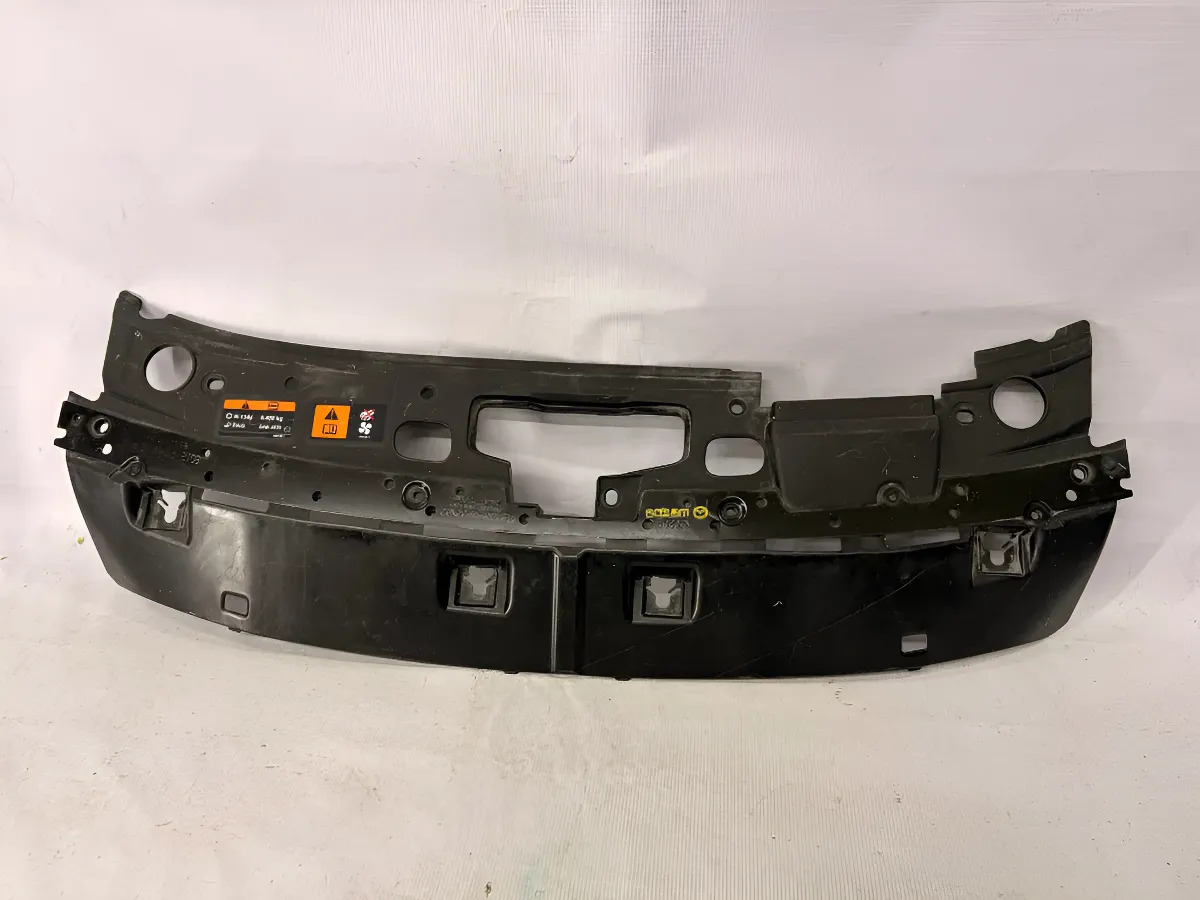 Mazda 3 2019 - 2026 Tolva Delantera Usado Original
