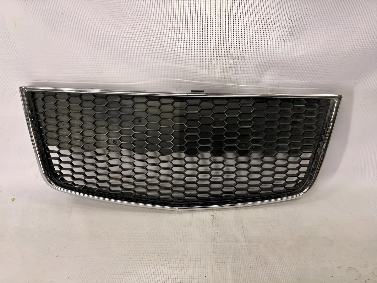 Chevrolet Aveo 2012 - 2017 Parrilla Delantera Usado Original