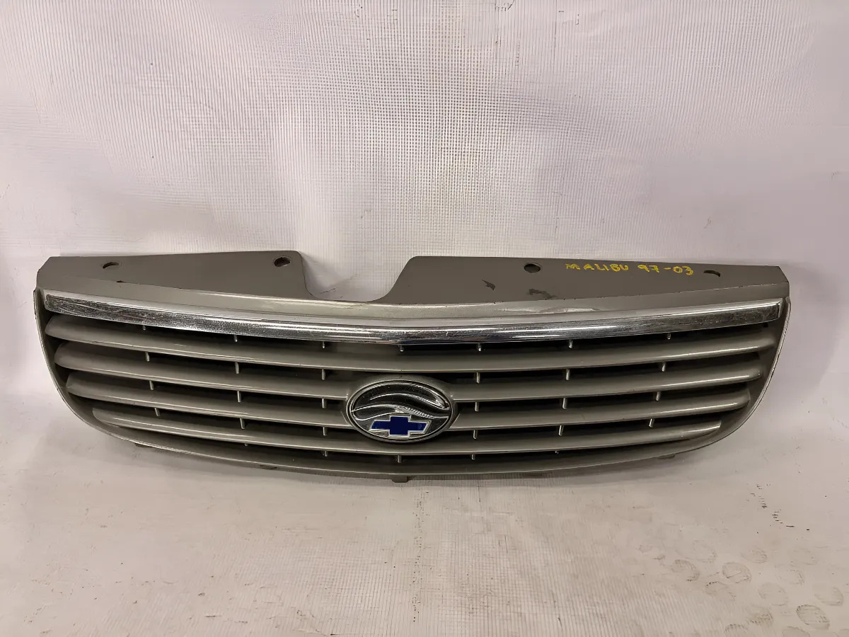 Chevrolet Malibu 1997 - 2003 Parrilla Delantera Usado Original